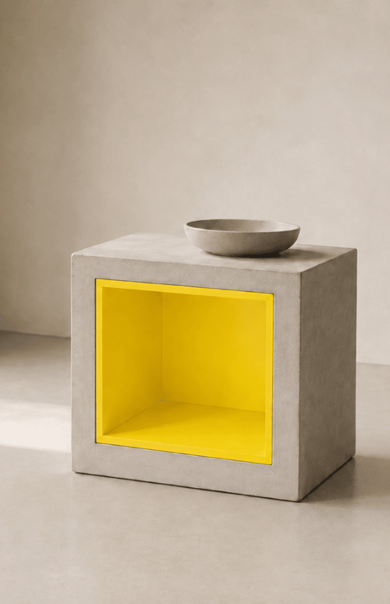 Mesita auxiliar recuadro amarillo cemento y madera